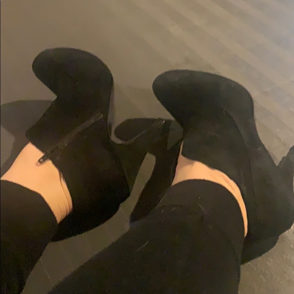 Nine West booties - Picture 4 of 5
